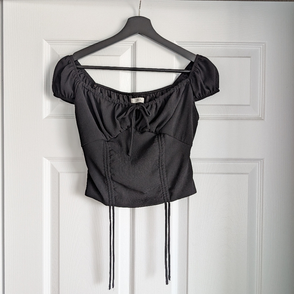 NWOT Black corset smock top with little puff sleeves